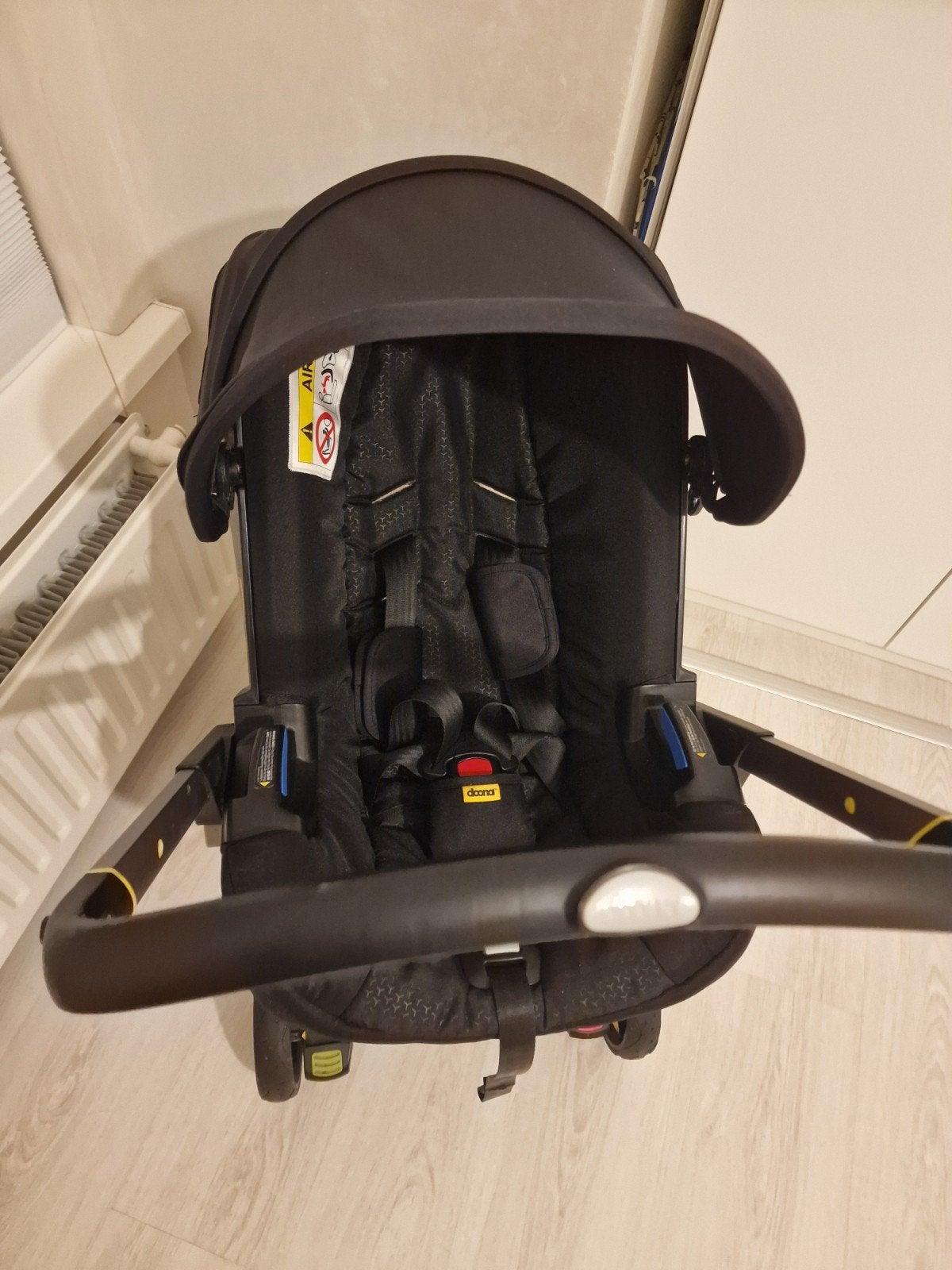 Doona Nitro Black Autostoel en buggy 2 in 1, Kinderen en Baby's, Autostoeltjes, Overige merken, Autogordel, Ophalen of Verzenden