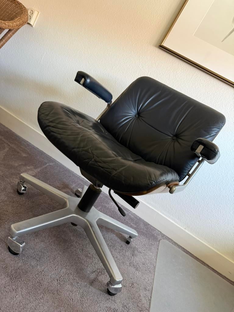 Luxe design bureaustoel (zwitserland jaren 70), Huis en Inrichting, Bureaustoelen, Gebruikt, Bureaustoel, Zwart, Ergonomisch, Ophalen of Verzenden