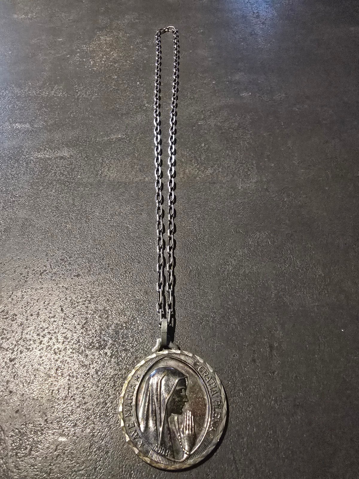 Vintage Maria Medaille Ketting - 35 cm, Gebruikt, Ophalen of Verzenden, Zilver, Overige materialen