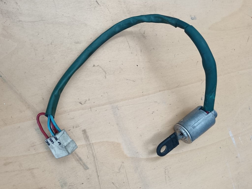 Antitheft switch Ferrari Mondial Qv and F355, Ophalen of Verzenden