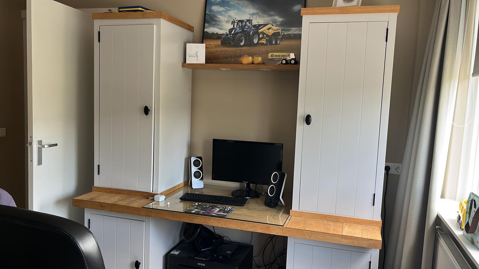 Handgemaakt bureau, Ophalen