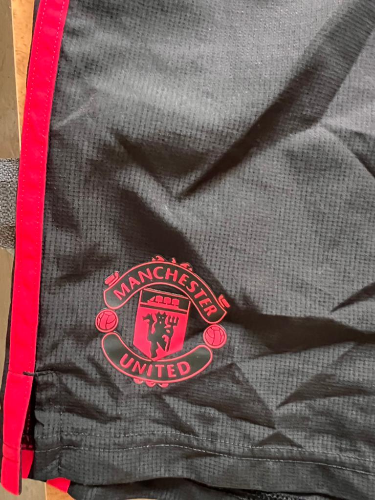 Manchester United Adidas korte broek XL rood/zwart, Ophalen of Verzenden