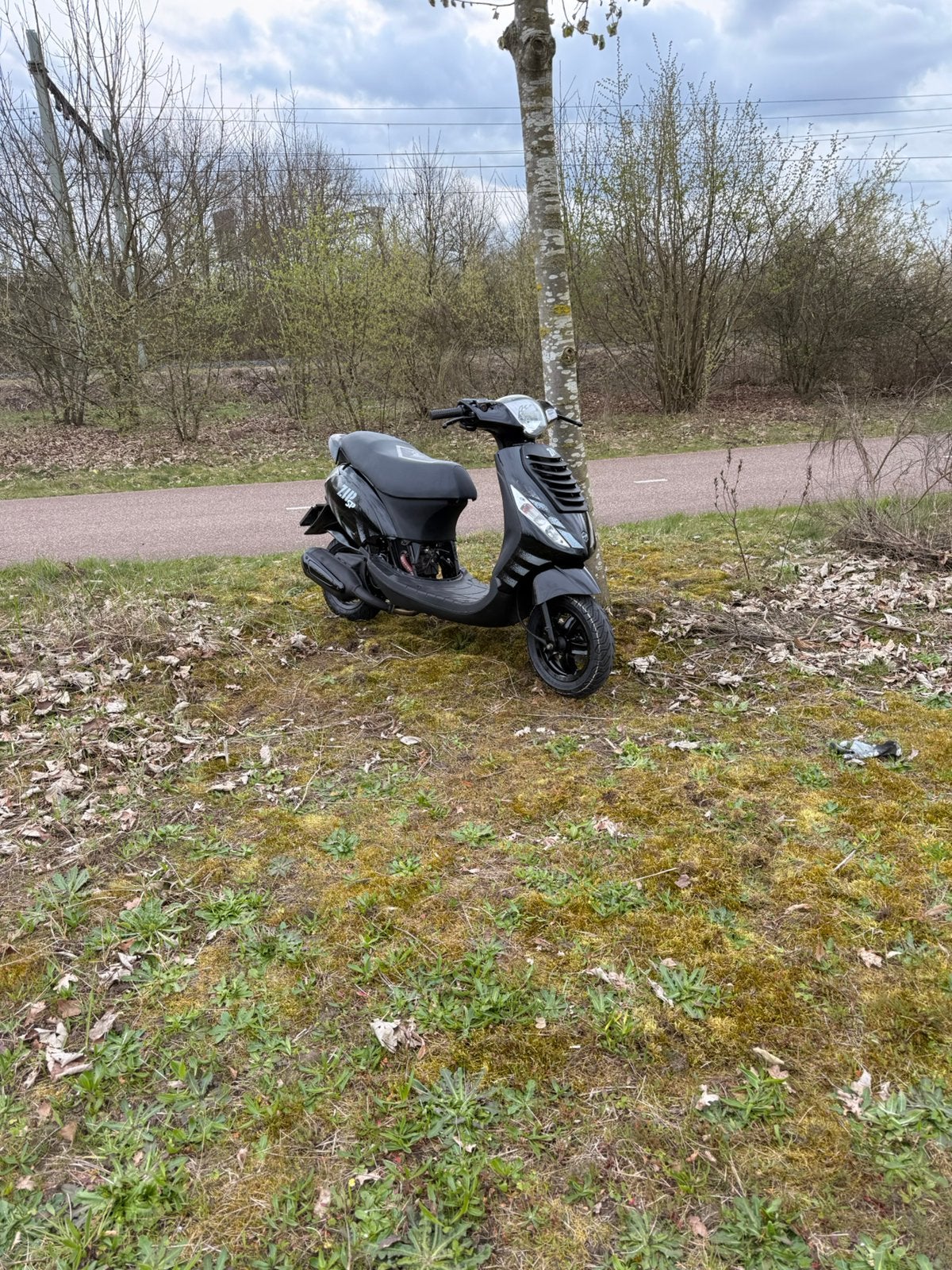 Zip 125cc a1, Fietsen en Brommers, Scooters | Piaggio, Zo goed als nieuw, Overige modellen, Tweetakt, Ophalen