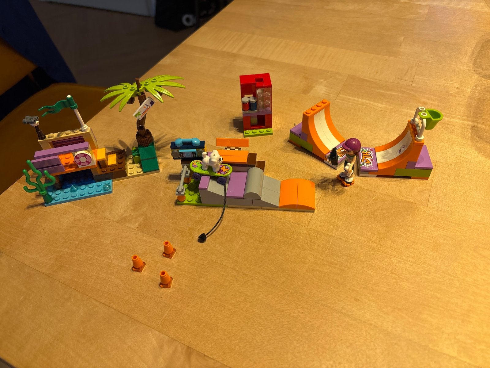 LEGO Friends 41099 Heartlake Skatepark - Compleet met boekje, Lego, Friends, Ophalen of Verzenden, Zo goed als nieuw