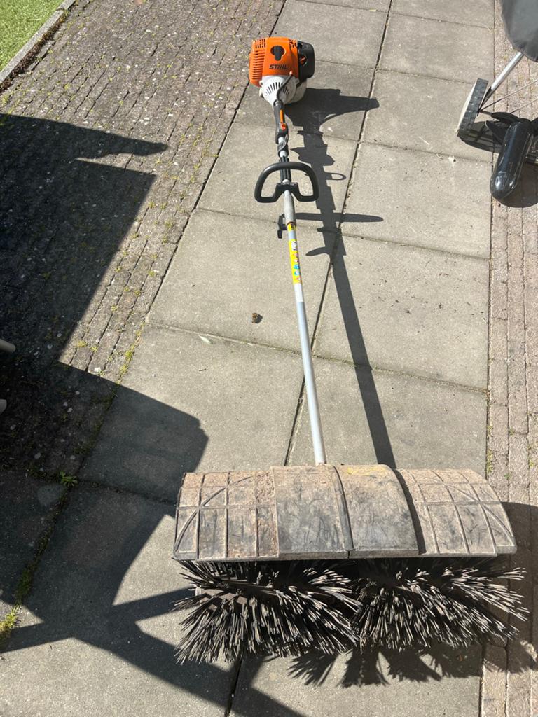 Stihl benzine bezem/veegmachine, Ophalen, Gebruikt