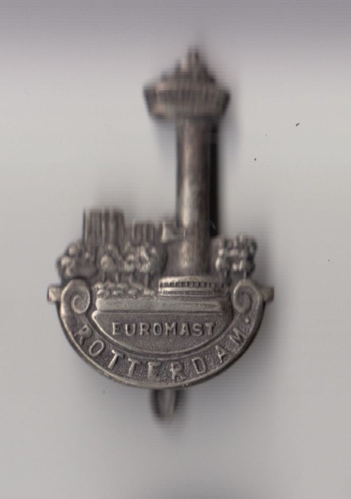 Euromast Rotterdam broche, Verzamelen, Gebruikt, Niet vindbaar, Niet vindbaar, Speldje of Pin