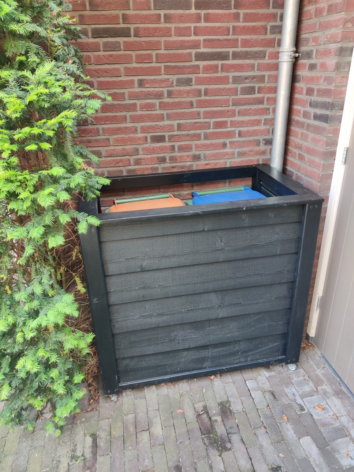Kliko ombouw voor 2 containers, zwart hout met wielen, Ophalen, Gebruikt, Zwart, Hout