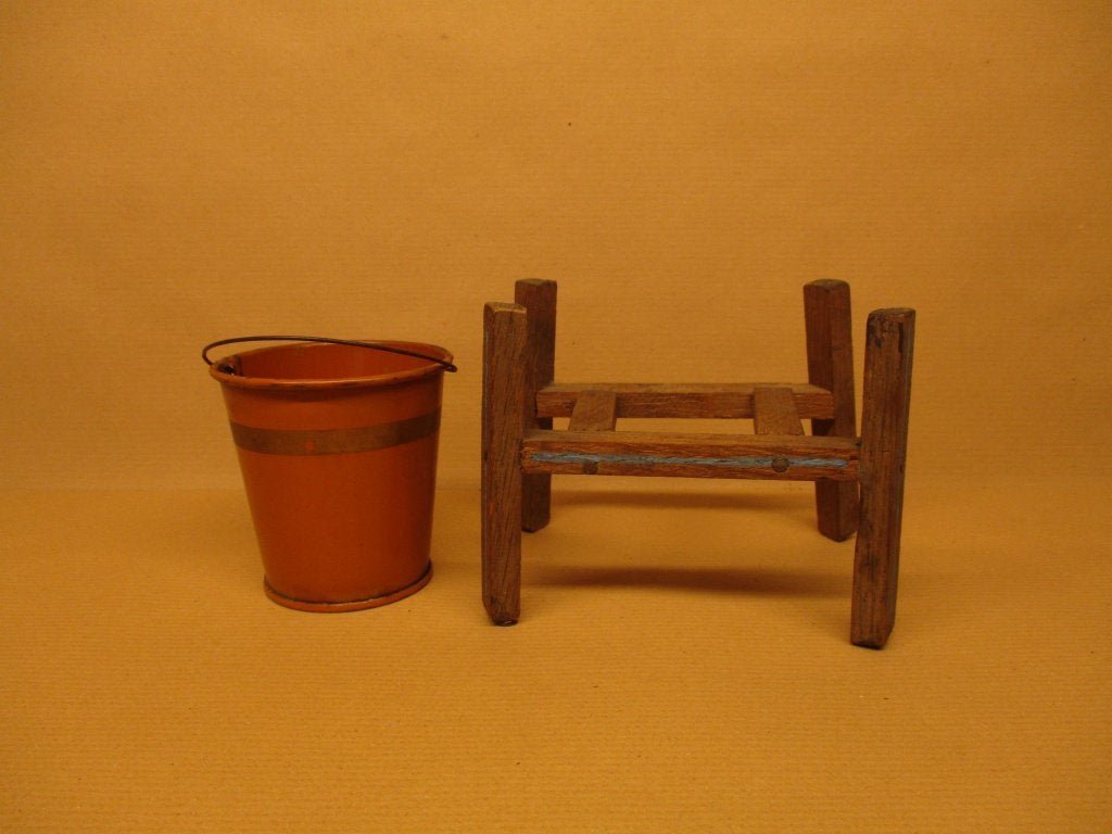 Voor blauw emaille teiltje onderstel en emmertje, Ophalen of Verzenden