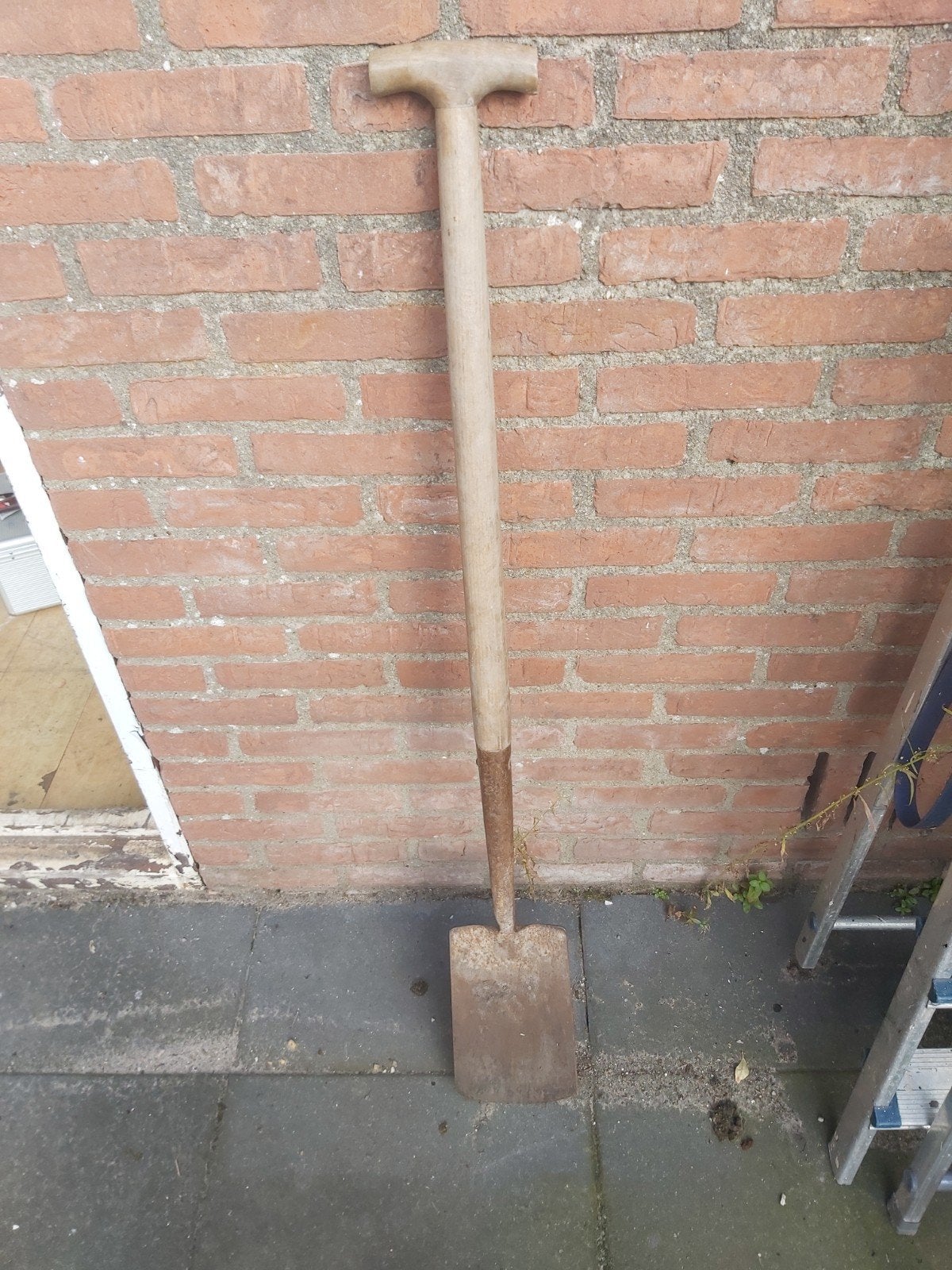 Stevige gebruikte spade met houten steel, Tuin en Terras, Ophalen, Gebruikt, Spade, Onbekend