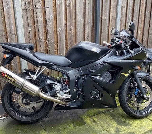 Yamaha YZF-R6 – 2003 – Akrapovič - Mat zwart, Sportuitlaat, 4 cilinders, Motorrijbewijs A, Gebruikt