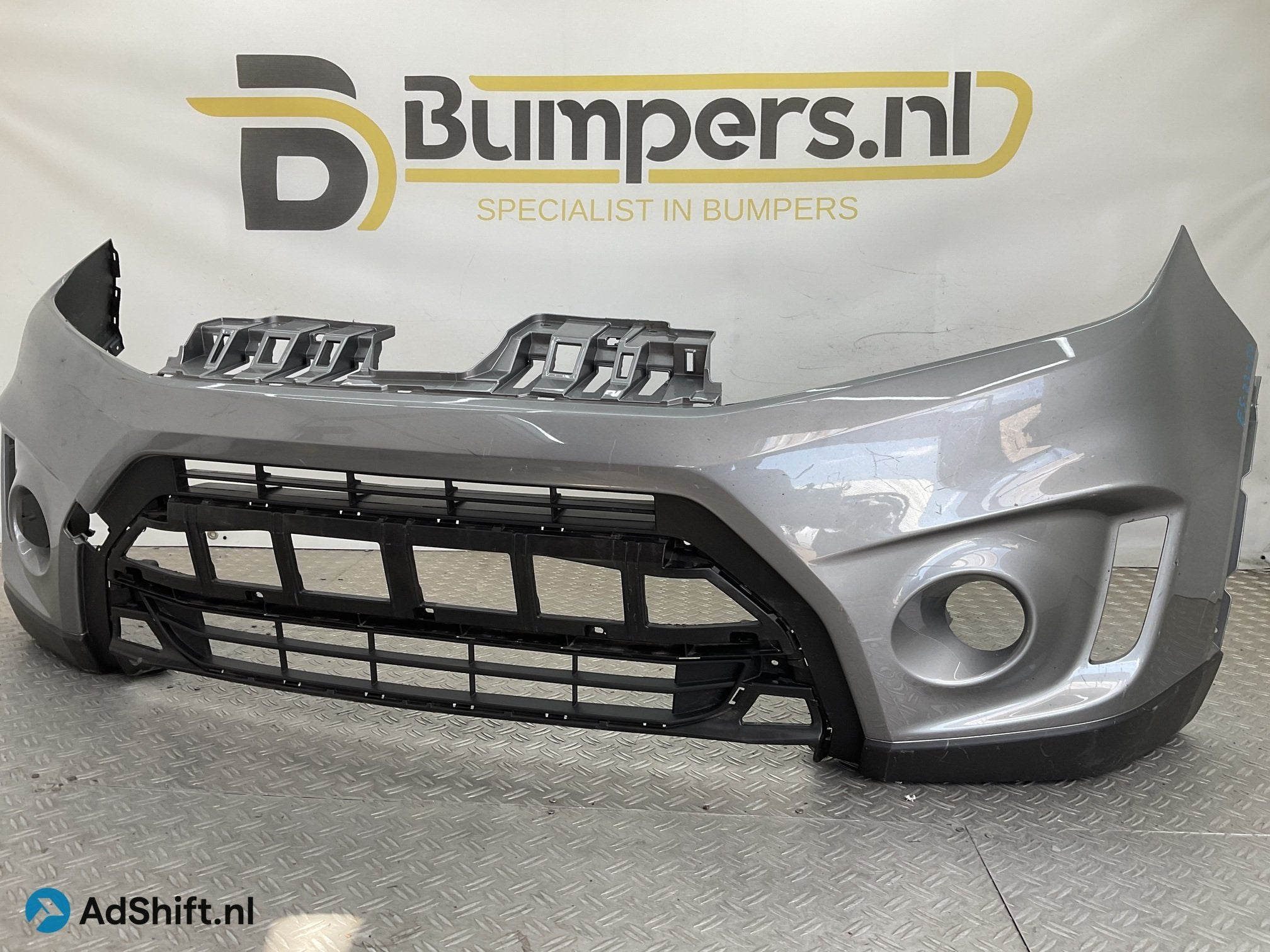 Bumper Suzuki Vitara Facelift 18- 71711-54P Voorbumper E5-23, Bumper