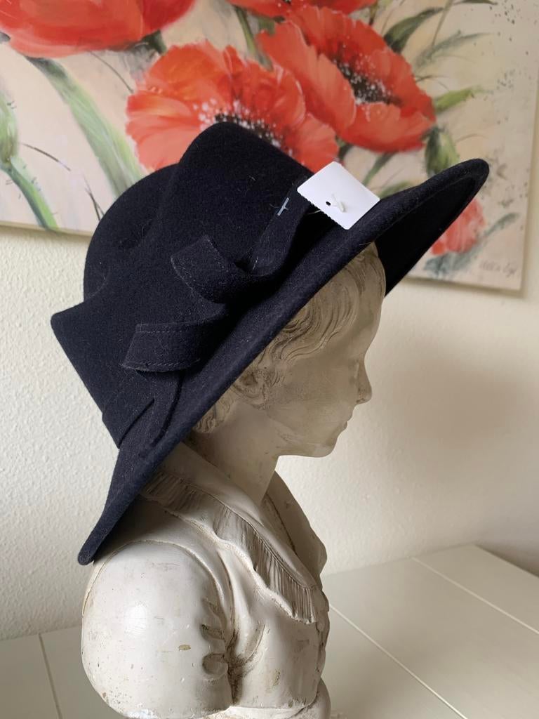 Nette blauwe hoed, Ophalen of Verzenden, Zo goed als nieuw, One size fits all, Hoed