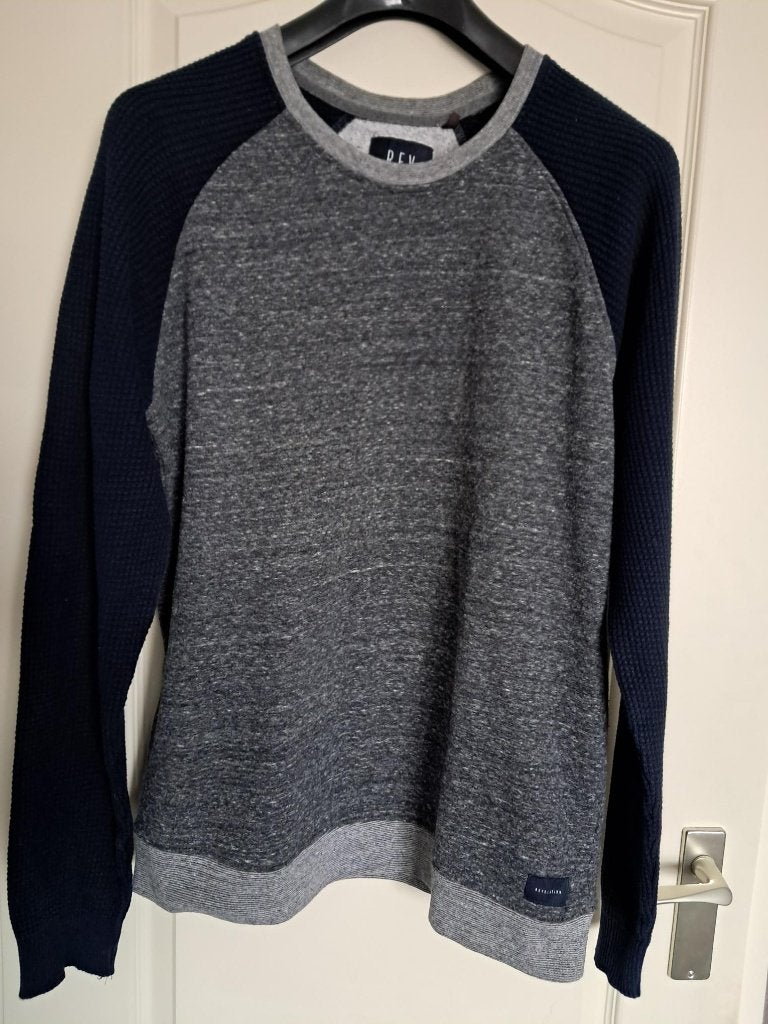 Trui Revelation  Kleur : Blauw Grijs Maat : XL NIEUWSTAAT, Blauw, Maat 56/58 (XL), Ophalen of Verzenden, Zo goed als nieuw