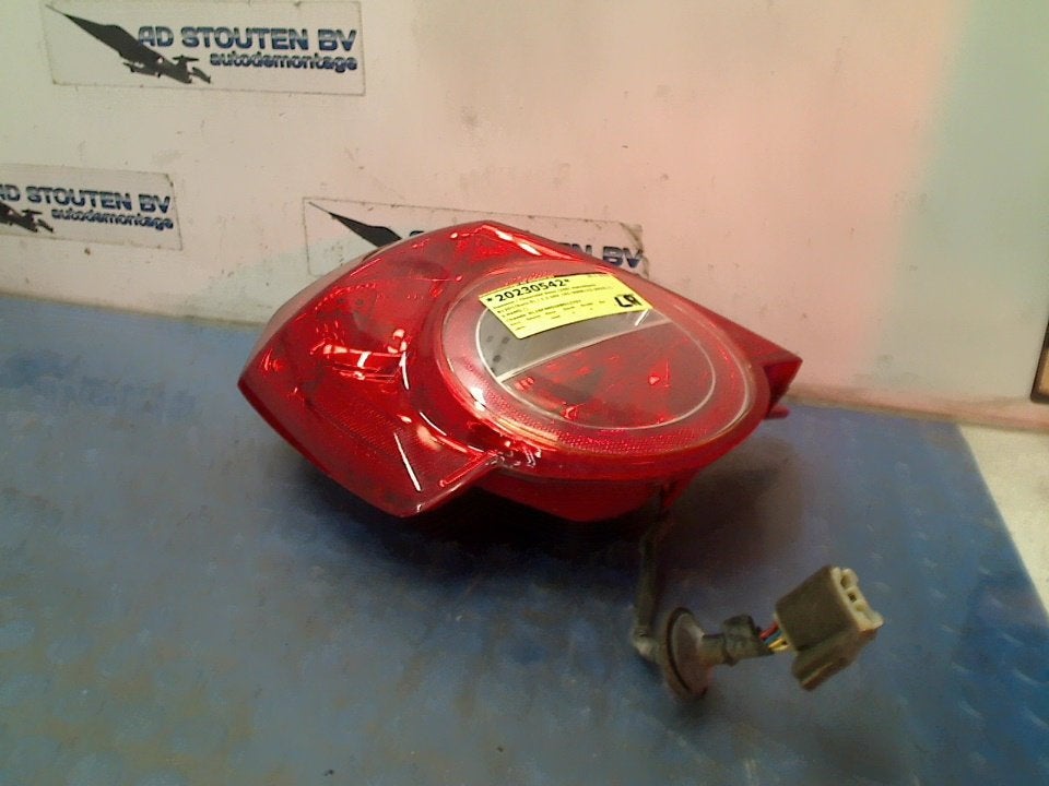 Achterlicht Links Daewoo / Chevrolet Aveo (250) 2010, Gebruikt, Daewoo, General Motors Germany GmbH, Chevrolet.europe@gm.com