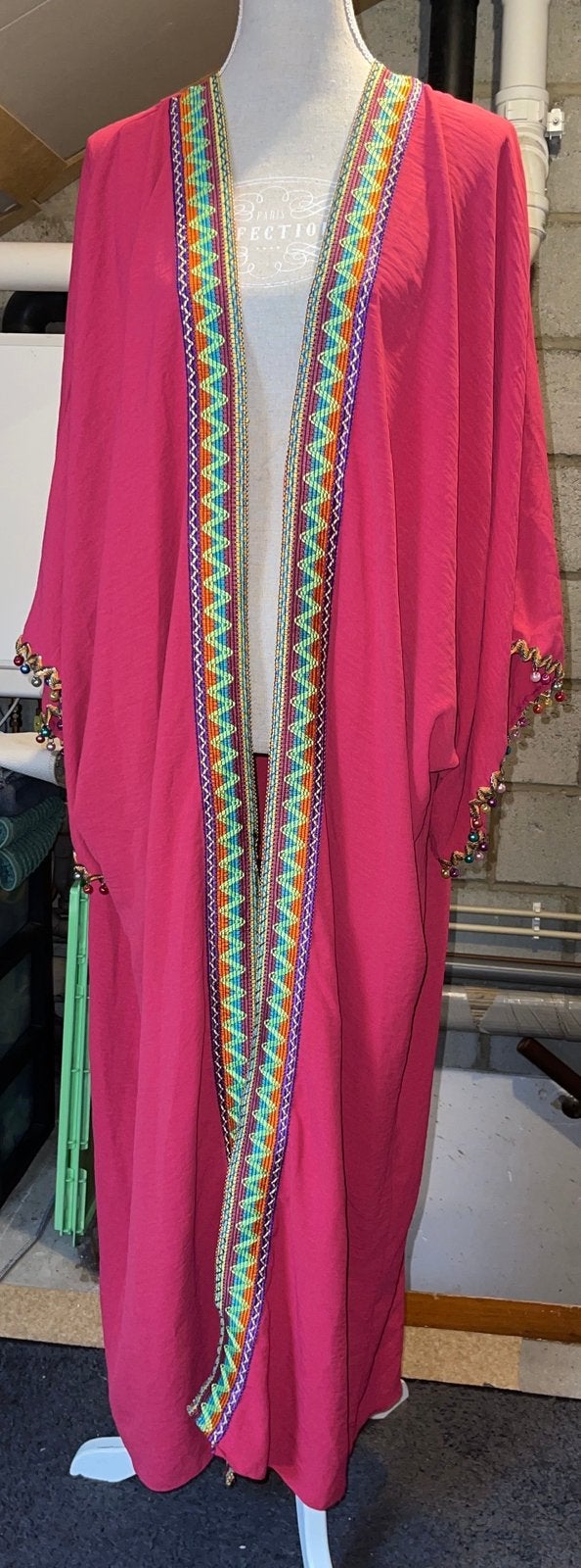 Roze Kaftan met Kleurrijke Borduursels en Kralen, Ophalen, Maat 46/48 (XL) of groter, Zo goed als nieuw, Roze