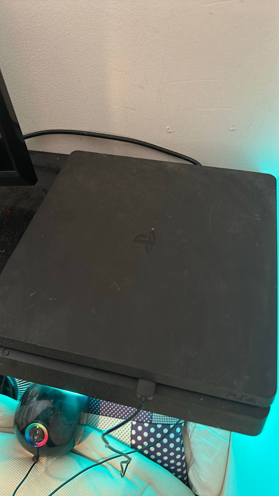PlayStation 4 Slim met 1 controller en oplaadstation, Met 2 controllers, Ophalen of Verzenden, Slim, 500 GB