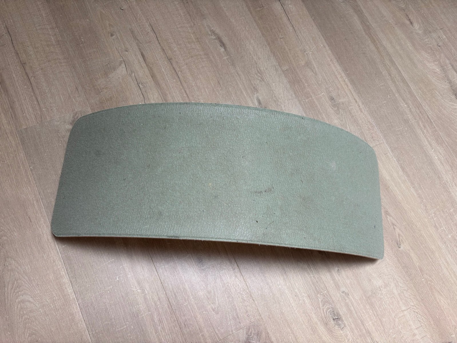 Wobbel Original - blank gelakt met groen vilt, Ophalen, Gebruikt, Rij- of Hobbelspeelgoed