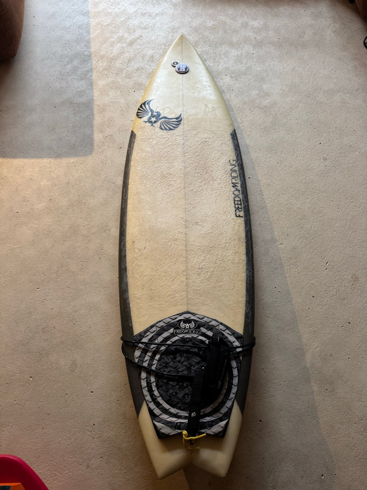 Freedomding Shortboard 5'8" - Gebruikt, Watersport en Boten, Ophalen, Gebruikt, Shortboard, Met vinnen