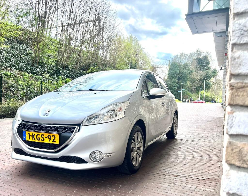 Peugeot 208 Exclusive | Airco | Blueth. | Park. Sens | NAP✅, Voorwielaandrijving, Stof, 1199 cc, Origineel Nederlands