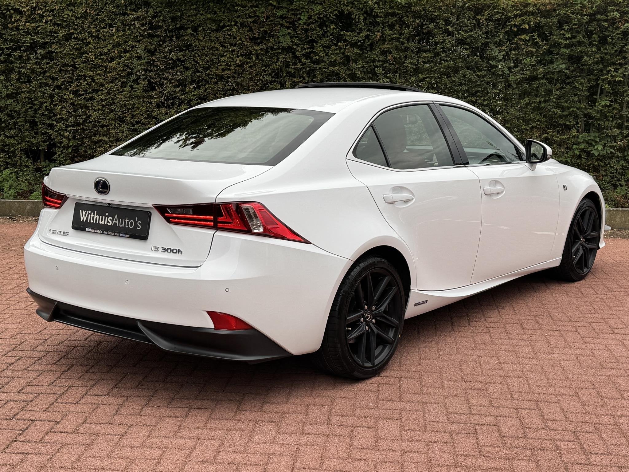 Lexus IS 300h F Sport Dakraam Stoelkoeling (Dealer onderhoud, Euro 5, Achterwielaandrijving, Gebruikt, 223 pk