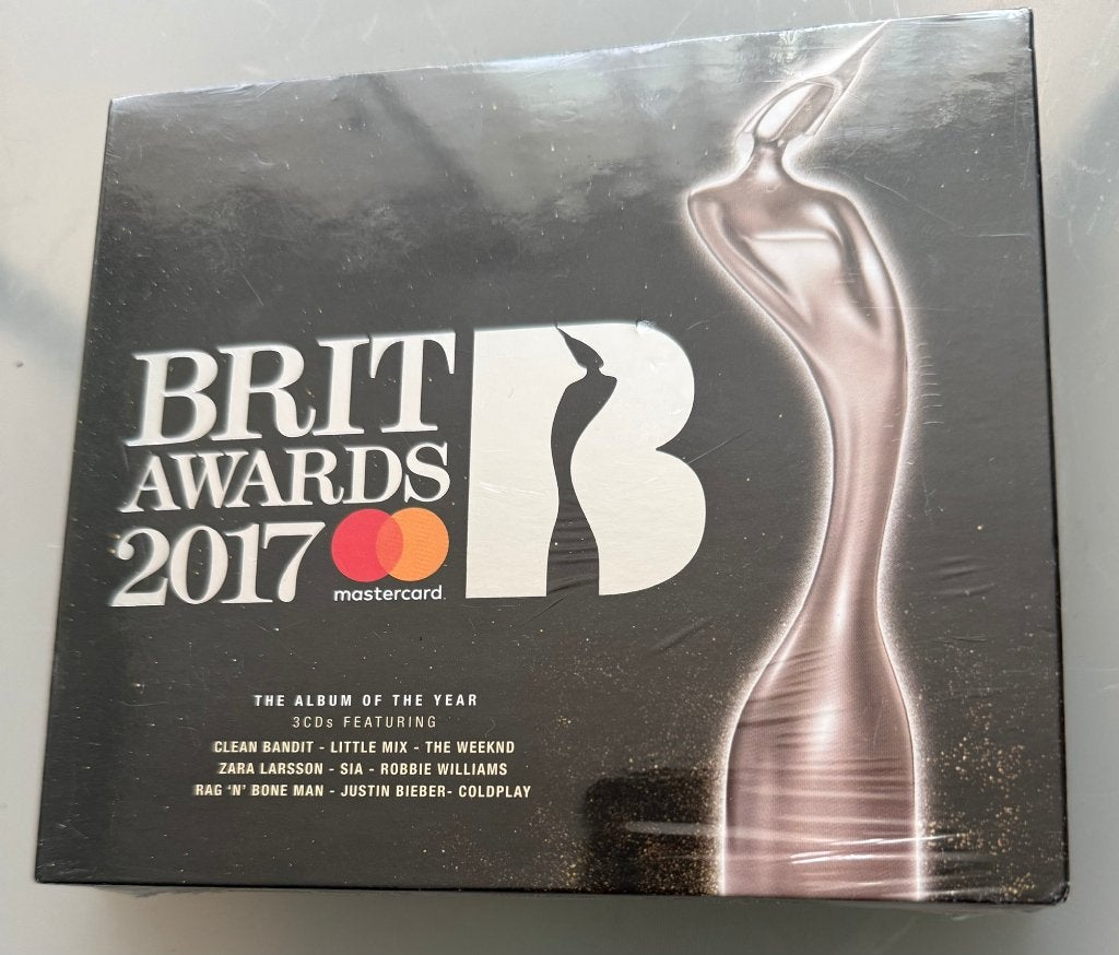 CD Various – BRIT Awards 2017 (3xCD) - NIEUW, Ophalen of Verzenden, 2010 - 2019, Nieuw in verpakking, Boxset