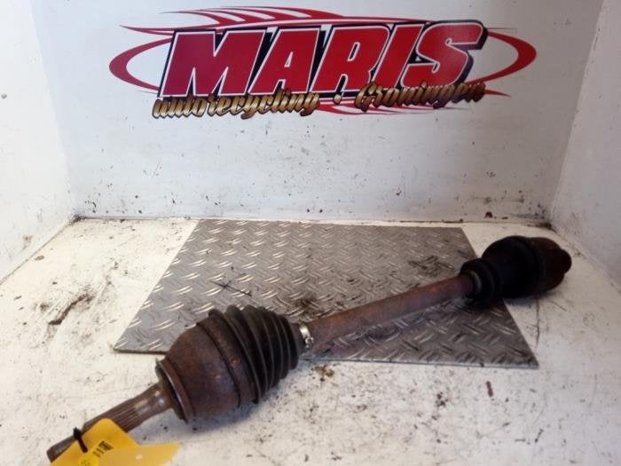 Aandrijfas links-voor van een Renault Trafic, Gebruikt, -, Renault, -