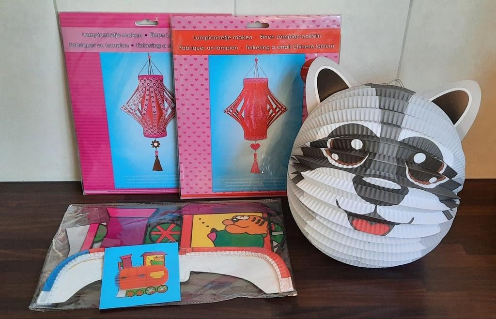NIEUW - 4 lampionnen voor 11 november incl. lampion stokje, Ophalen of Verzenden, Nieuw, Overige typen