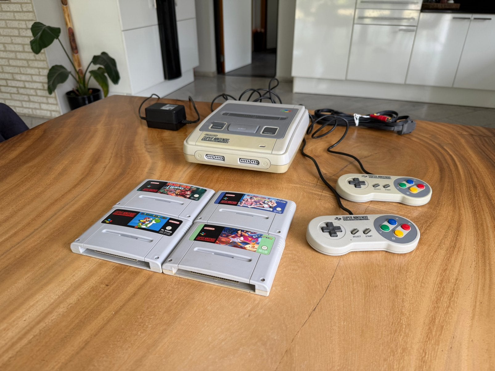 Super Nintendo SNES set + 2 controllers + 4 games, Ophalen of Verzenden, Gebruikt, Met 2 controllers, Met games