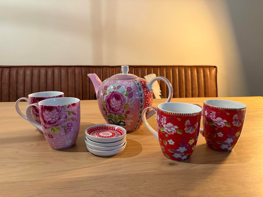 Pip Studio Servies: Theepot, Mokken, Schotels, Kommen, Huis en Inrichting, Keuken | Servies, Ophalen, Zo goed als nieuw, Overige stijlen