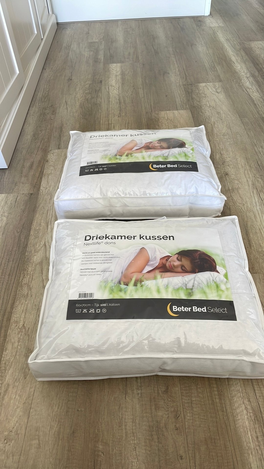 1x of 2x Beter Bed Driekamer Kussen Nextlife dons 60x70cm, Eenpersoons, Wit, Katoen, Nieuw