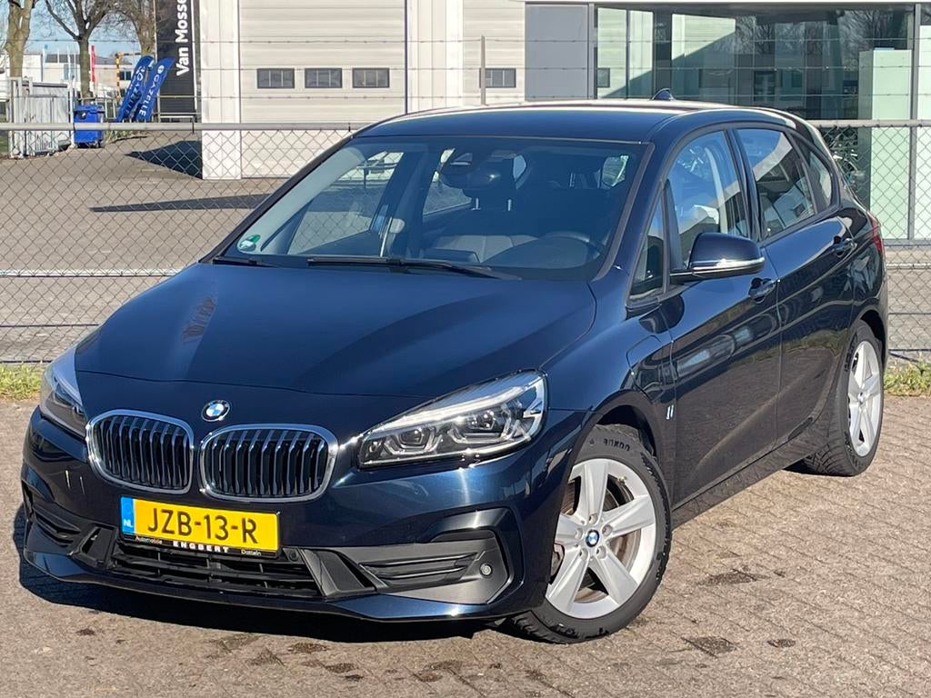 BMW 225 Active Tourer,2018,Hybride,2 sets banden met velgen, Auto's, Automaat, Stof, Euro 6, 3 cilinders