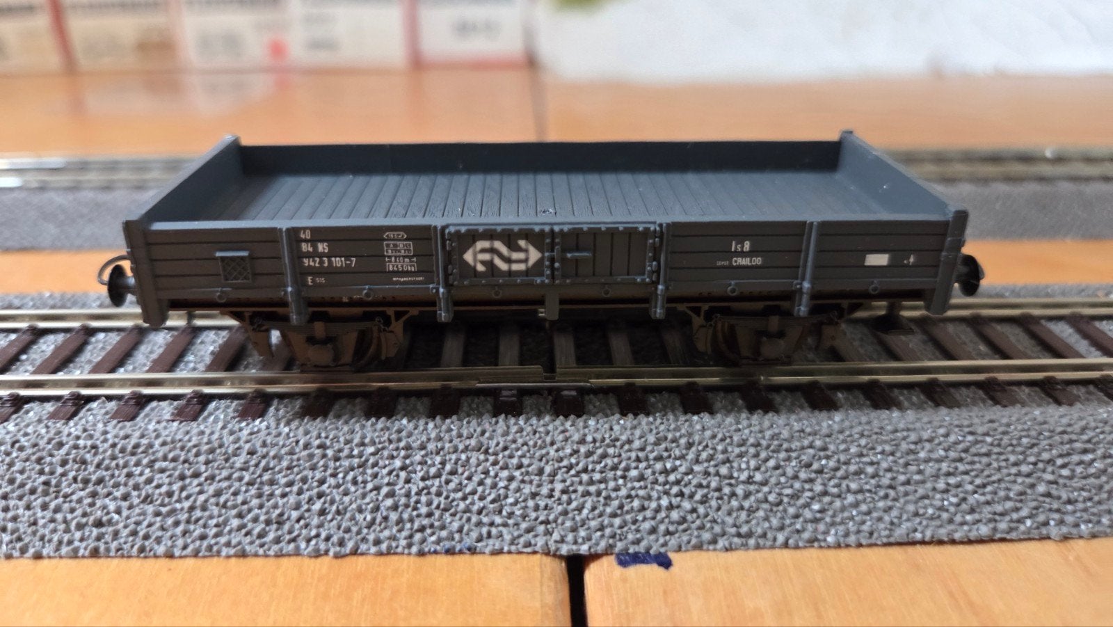 Roco NS platte wagon 46012 - Zo goed als nieuw, Gelijkstroom, Wagon, Ophalen of Verzenden, Roco
