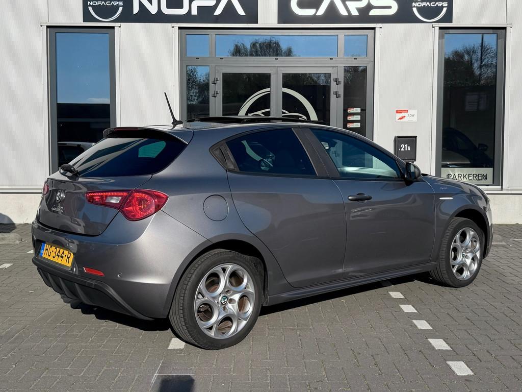 Alfa Romeo Giulietta 1.4 T Sprint|Pano|Navi|Nap, Voorwielaandrijving, Gebruikt, 4 cilinders, Origineel Nederlands