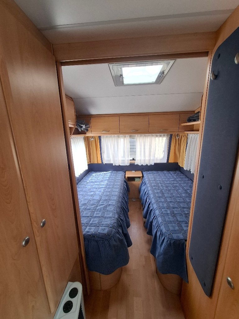 Prachtige Knaus Südwind 550 (2003) | 2 eenpersoonsbedden, Kachel, 2 aparte bedden, Rondzit, Particulier