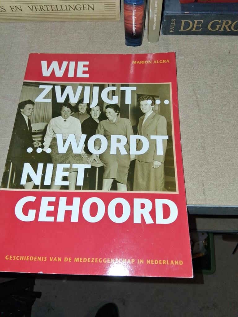 Wie Zwijgt Wordt Niet Gehoord - Marion Algra, Boeken, Ophalen of Verzenden, Gelezen, Marion Algra, Nederland