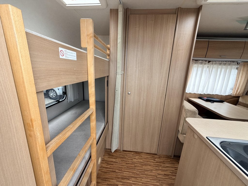 Bürstner Averso Fifty 480 TK Stapelbed Goede indeli, Caravans en Kamperen, Ringverwarming, Standaardzit, Bedrijf, Bürstner