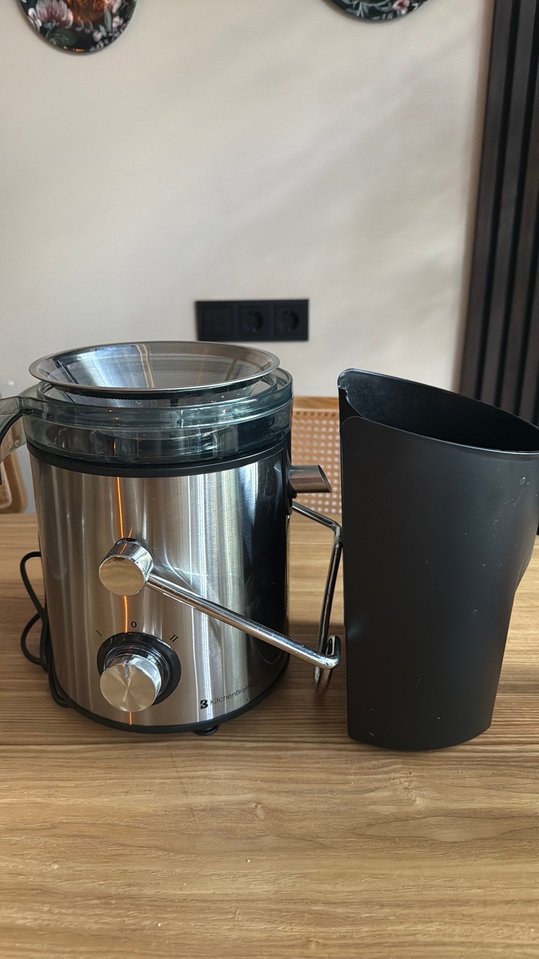 Kitchenbrother juicer, Witgoed en Apparatuur, Keukenmixers, Minder dan 1 liter, Ophalen, Zo goed als nieuw, 3 snelheden of meer