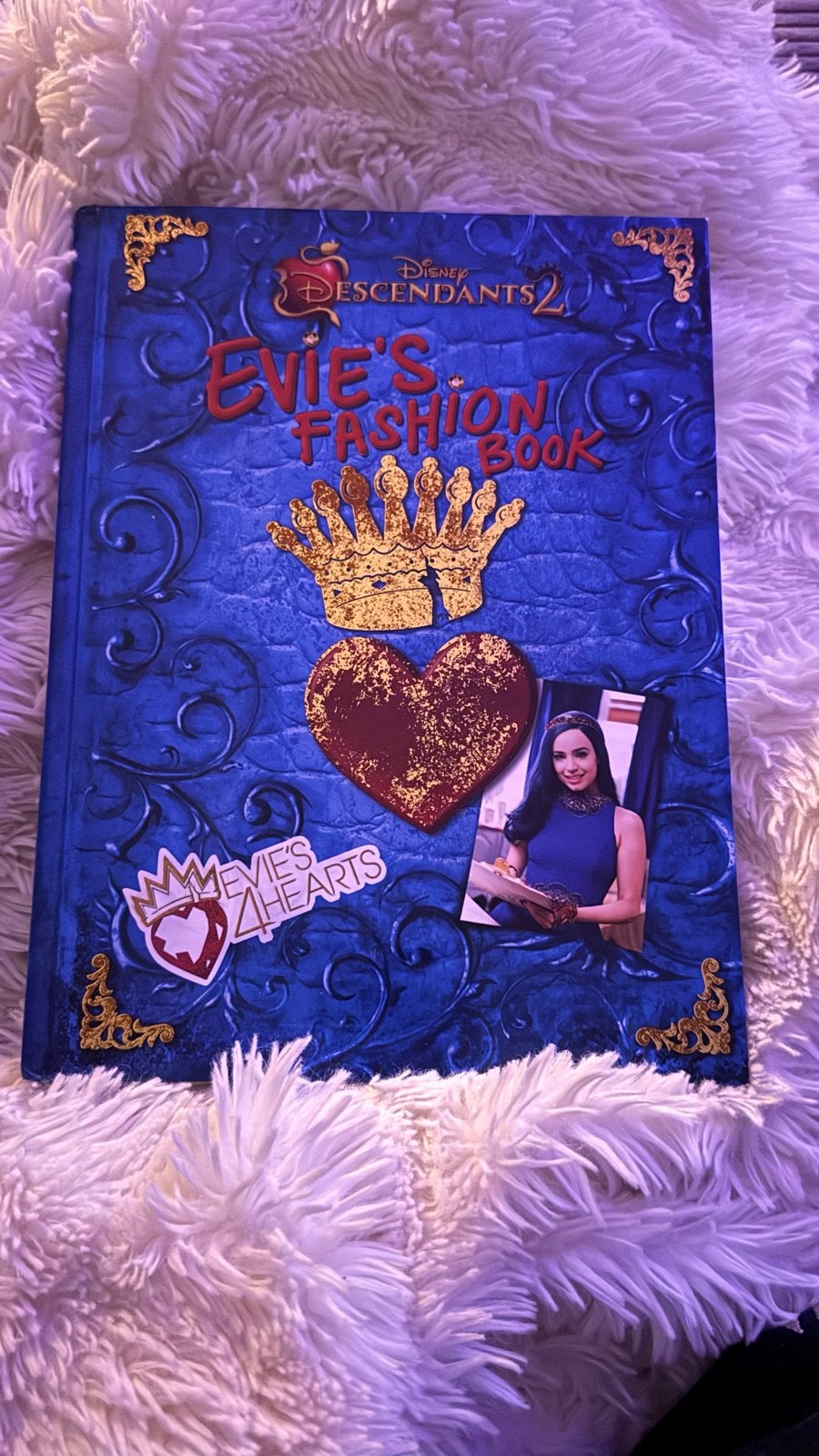 Disney Descendants 2: Evie's Fashion Book, Ophalen of Verzenden, Zo goed als nieuw, Fictie