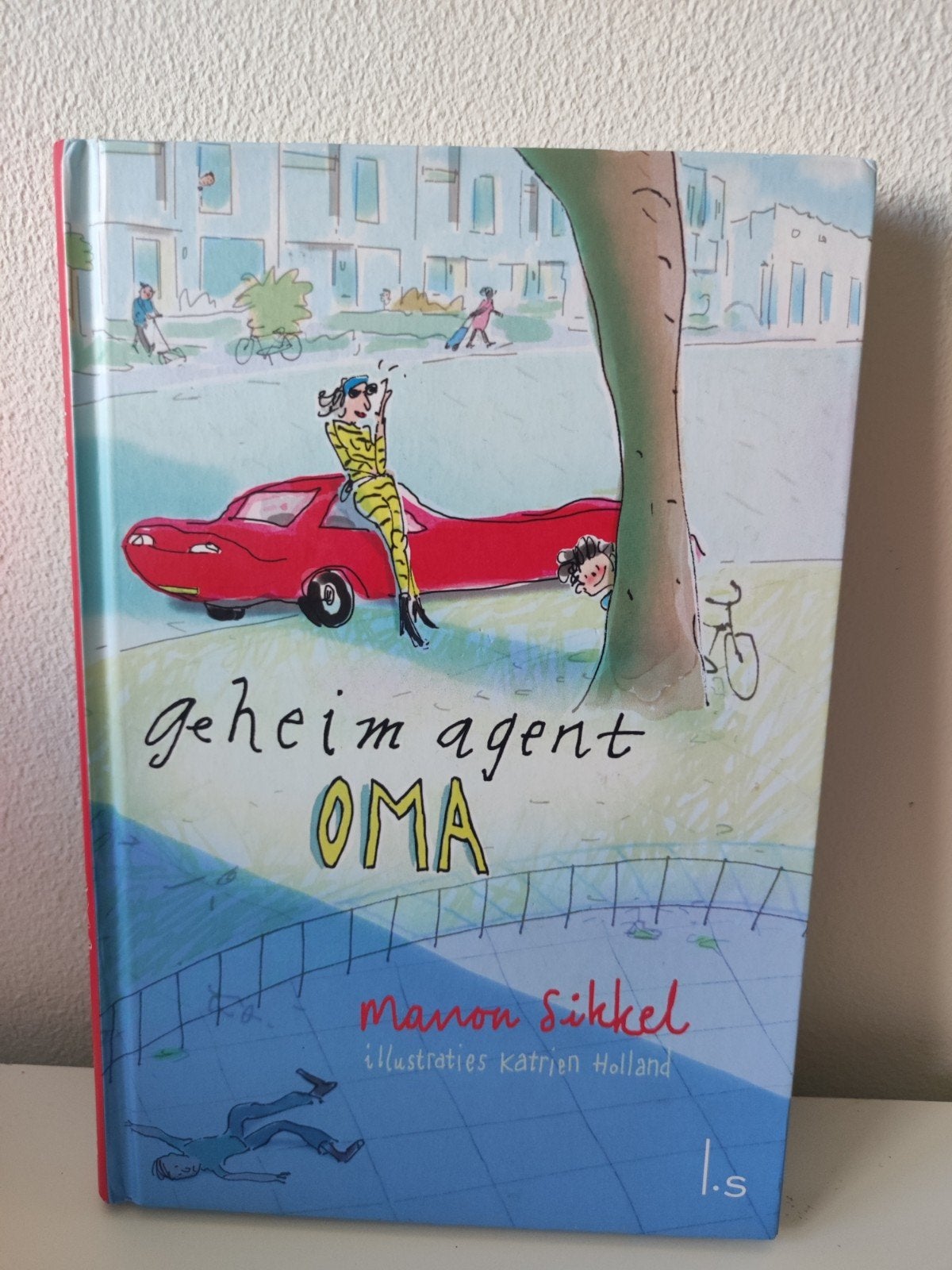 Geheim agent OMA - Manon Sikkel (Kinderboek), Boeken, Ophalen of Verzenden, Zo goed als nieuw, Manon Sikkel, Fictie