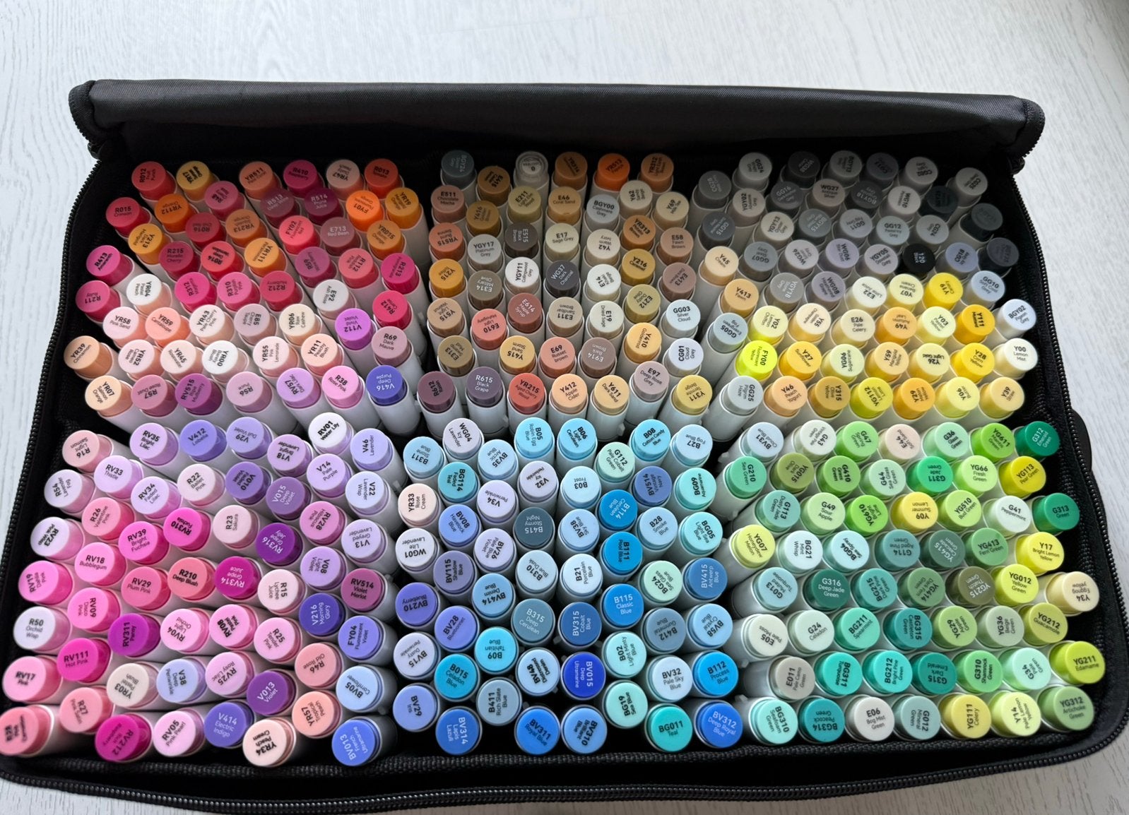 Ohuhu Honolulu Alcohol Marker Brush/Fine 320 stuks!, Ophalen of Verzenden, Zo goed als nieuw
