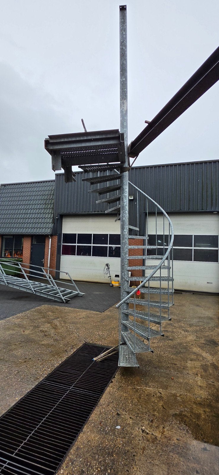 stalen wenteltrap gegalv. hoog 3,7mtr. nor145, Ophalen of Verzenden