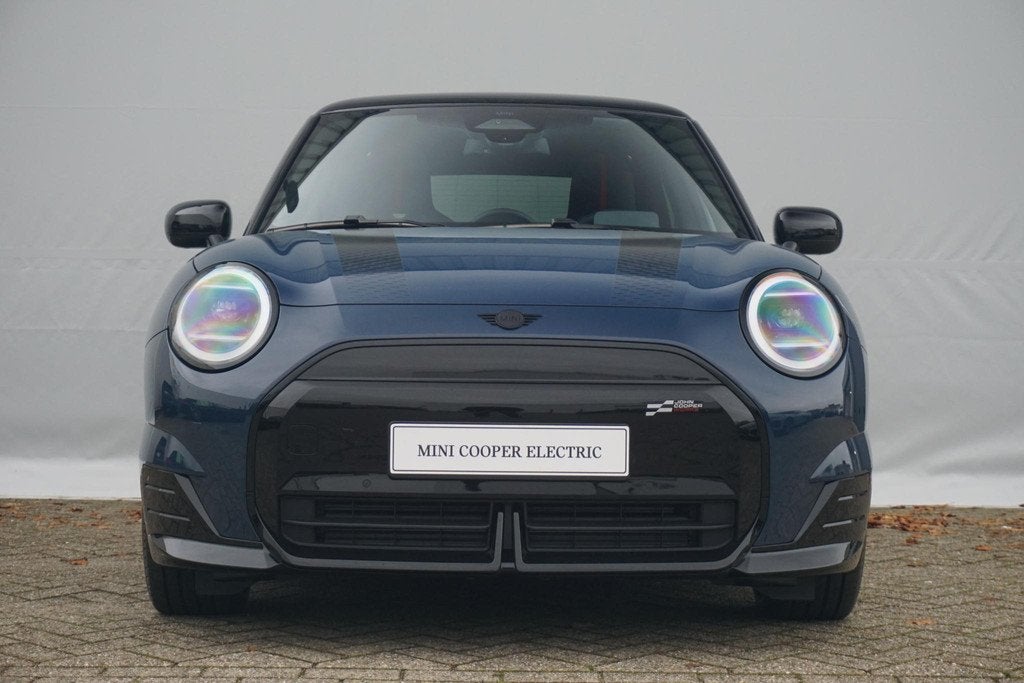MINI 3-deurs Cooper E John Cooper Works Trim | Pakket M, Stoelverwarming, Stof, 41 kWh, Nieuw