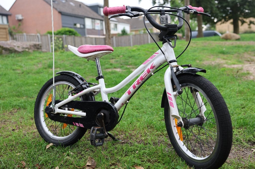 Leuke Trek 16 inch meisjesfiets (met zijwielen), Ophalen, Zijwieltjes, Velgrem, Trek
