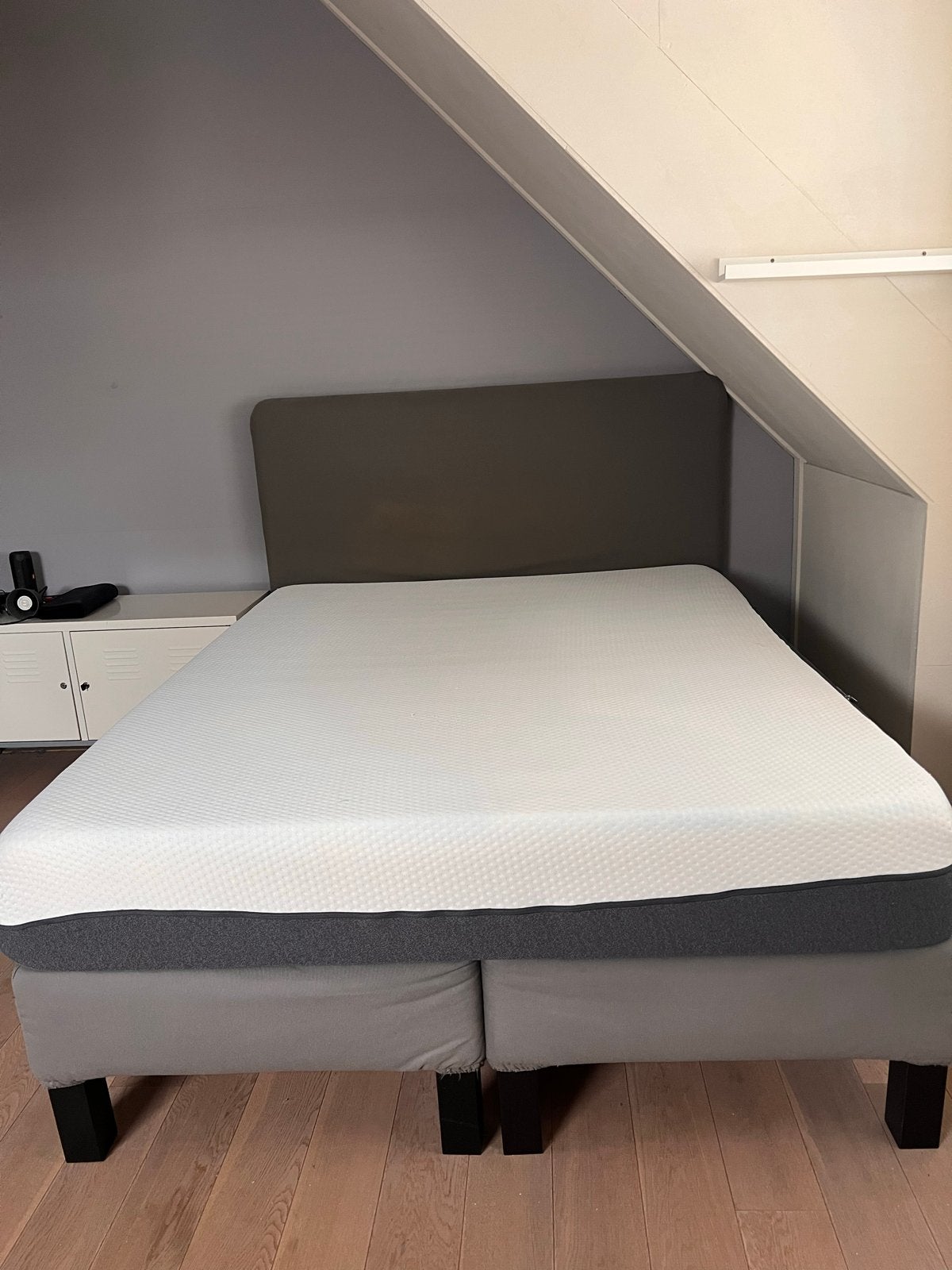 Comfortabel tweepersoonsbed met matras en hoofdbord, Ophalen, Gebruikt, Tweepersoons, 180 cm