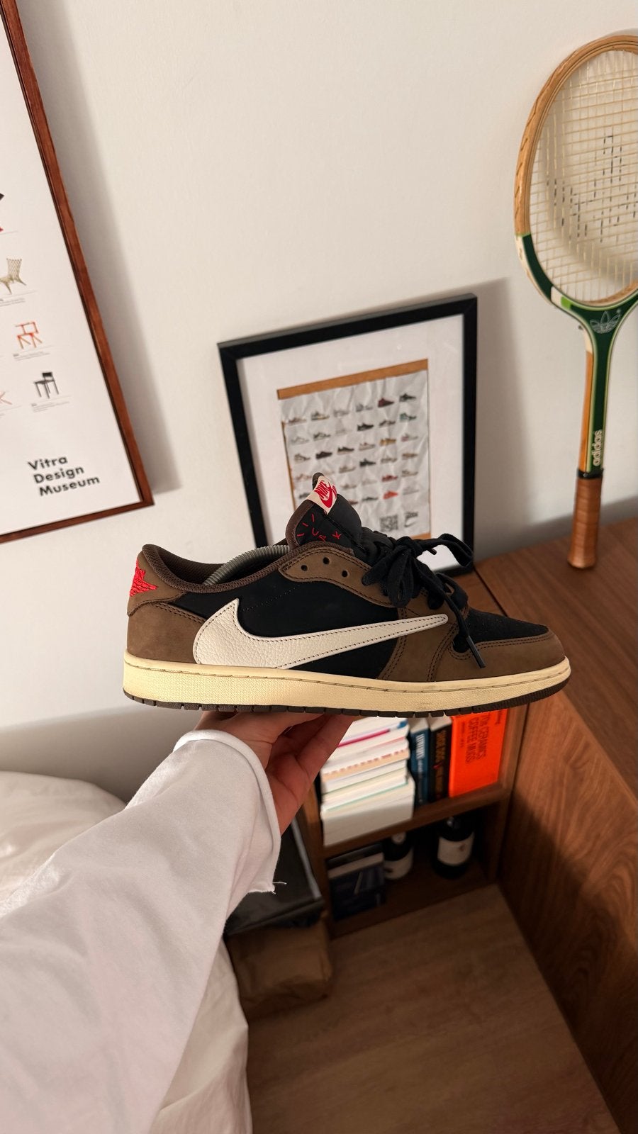 Travis Scott x Jordan 1 Low OG 'Mocha', Bruin, Ophalen of Verzenden, Sneakers of Gympen, Zo goed als nieuw