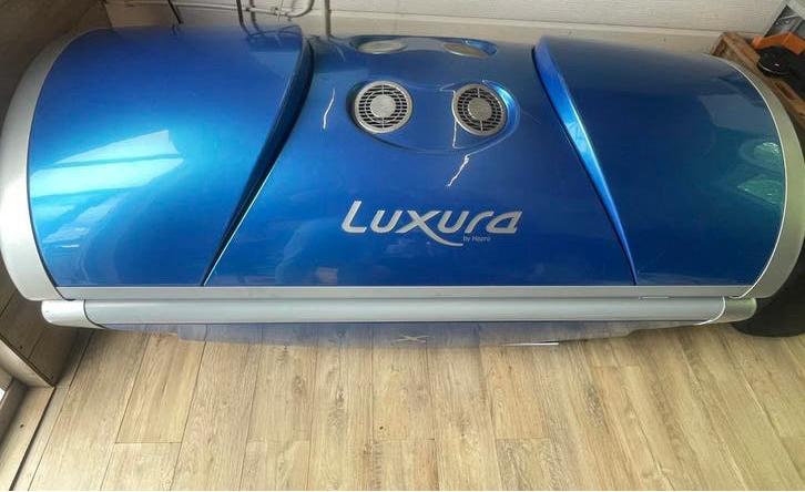Luxe Luxura hapro turbobruiner zonnebank (salon,zonnestudio), Ophalen, Zo goed als nieuw, Zonnebank dubbelzijdig, 15 lampen of meer