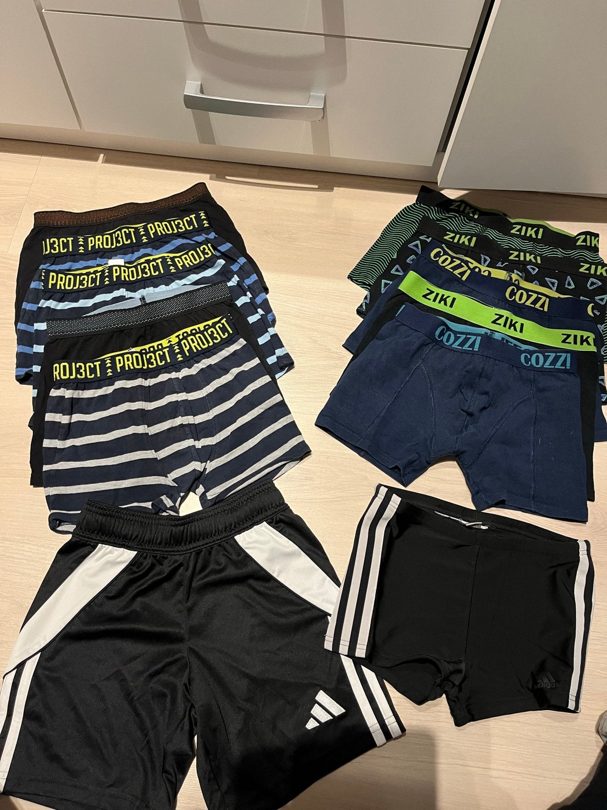 Jongens zwembroeken en Adidas shorts maat 134-140, Ophalen of Verzenden, Zo goed als nieuw, Zwembroek, Jongen