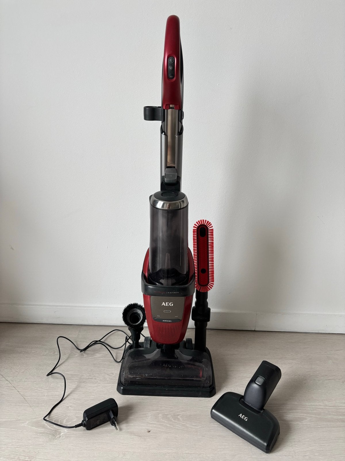 AEG FX9 Animal steelstofzuiger, Witgoed en Apparatuur, Gebruikt, Draadloos, Ophalen of Verzenden, Reservoir