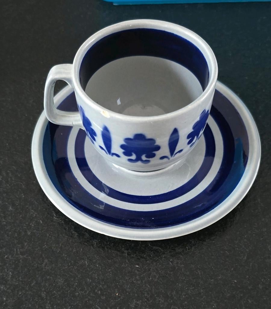 Boch baltic 6 kopjes met 8 schotels - Blauw/Wit Bloemen, Ophalen of Verzenden