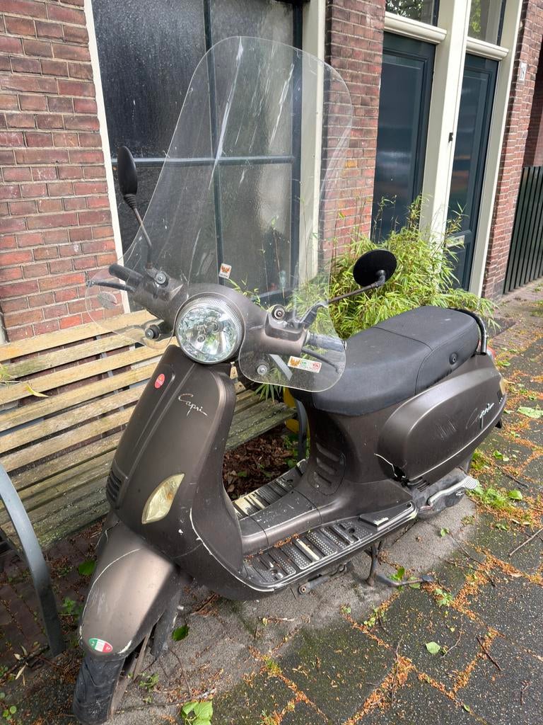 Capri scooter, Fietsen en Brommers, Snorfietsen en Snorscooters, Ophalen, Zo goed als nieuw, Benzine, Overige merken
